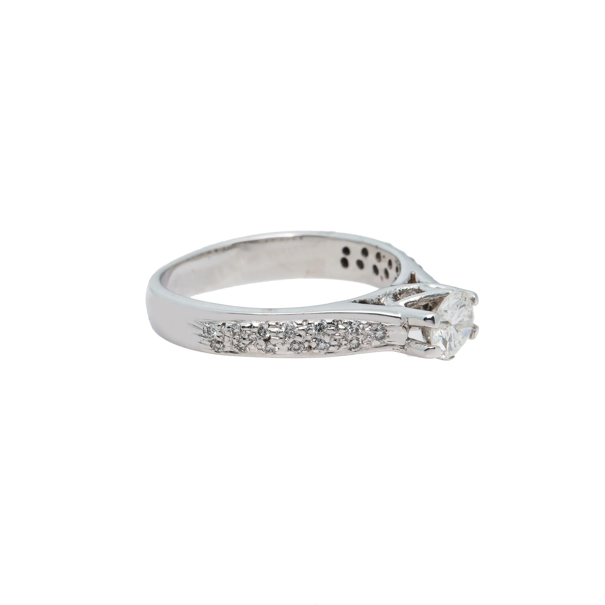 18K White Gold & 0.75ct Diamond Ring (3.9gm)