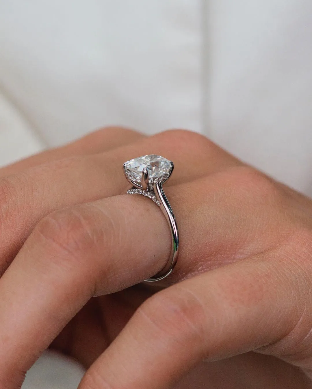 2ct cushion cut moissanite engagement ring