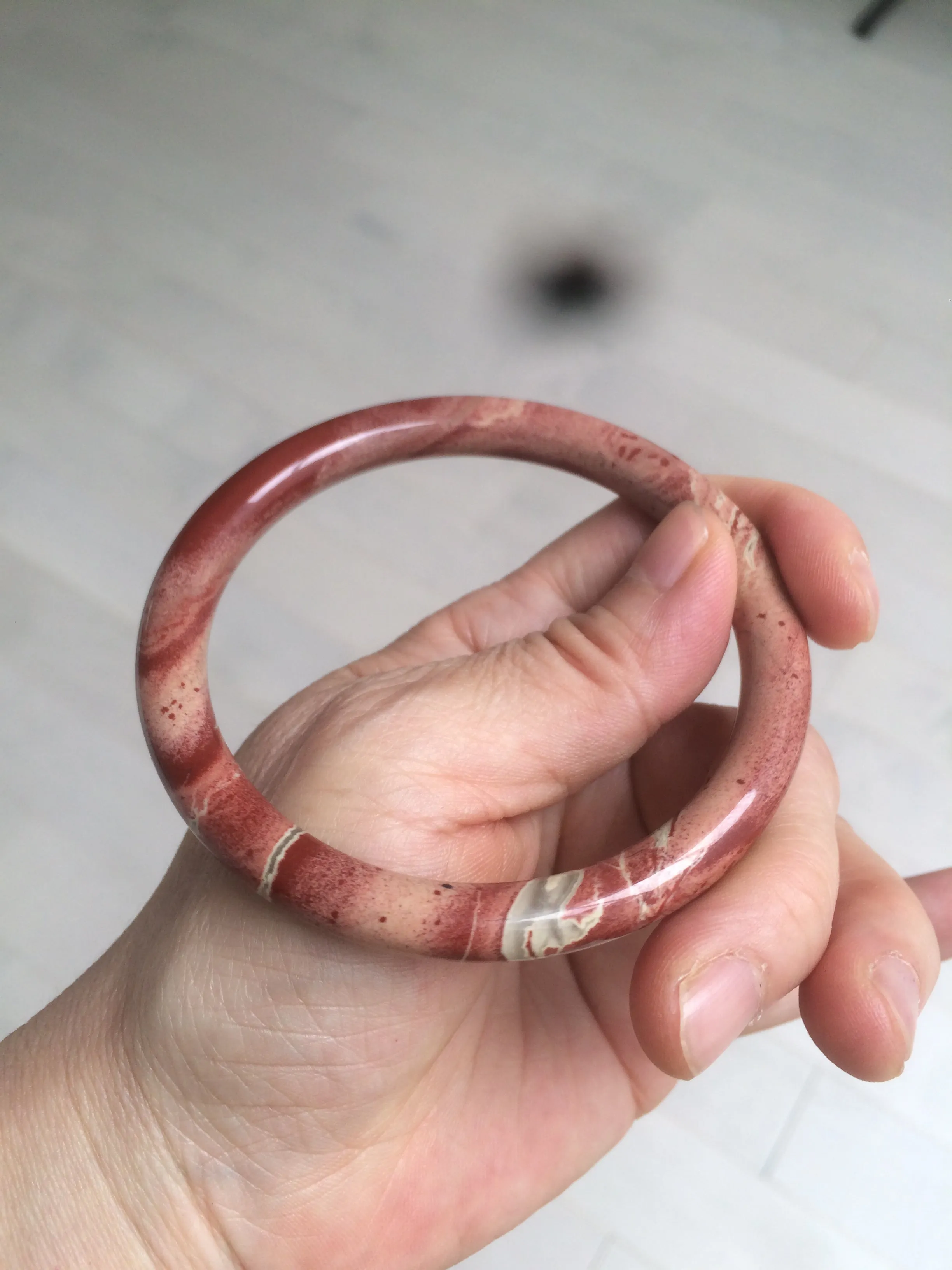 61.2mm 100% natural red/pink slim round cut red jasper stone bangle XY88