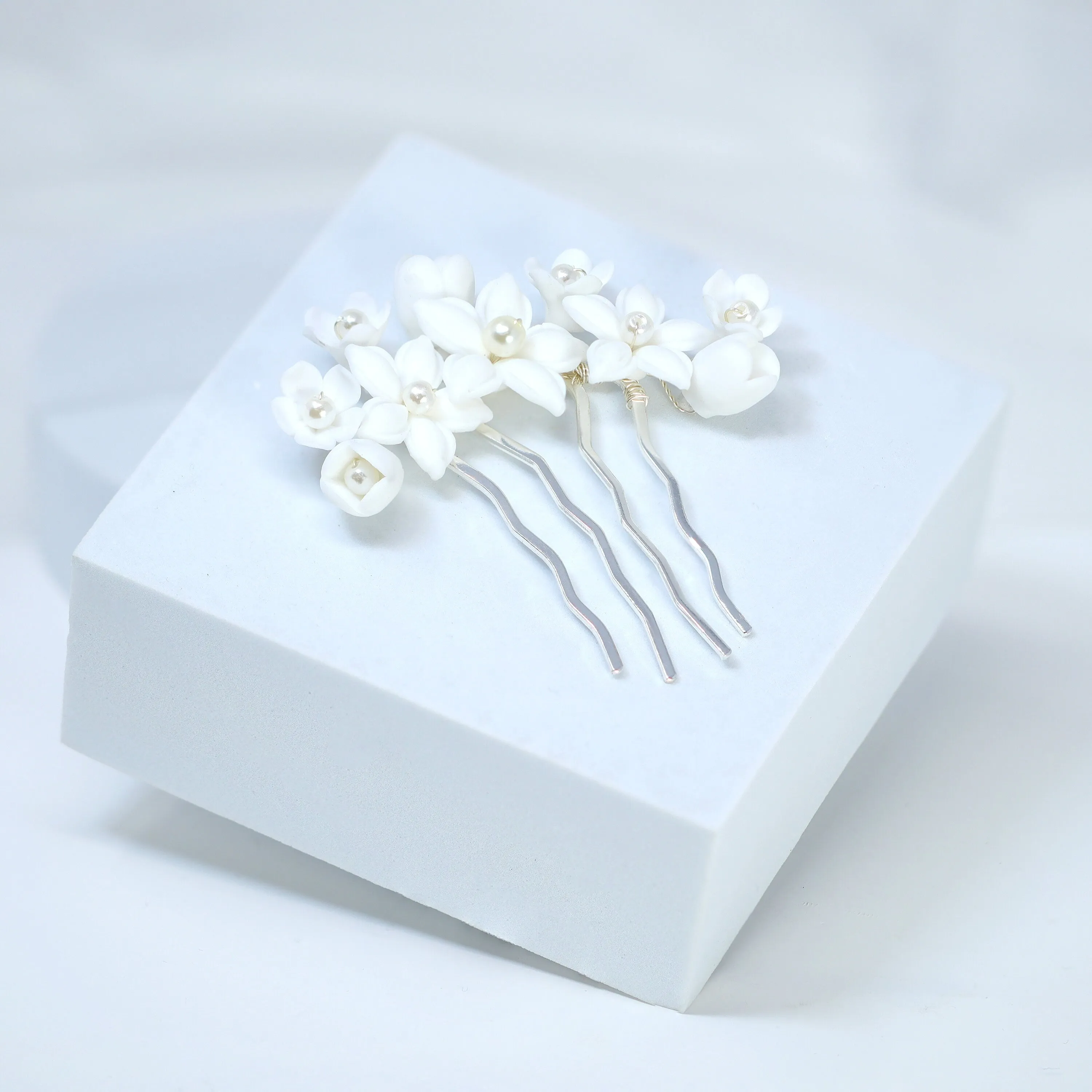 Ceramic White Lily flower Pearl Hair comb,  Bridal Hair piece, Bridal Hair Accessories, Wedding Hair Accessory.