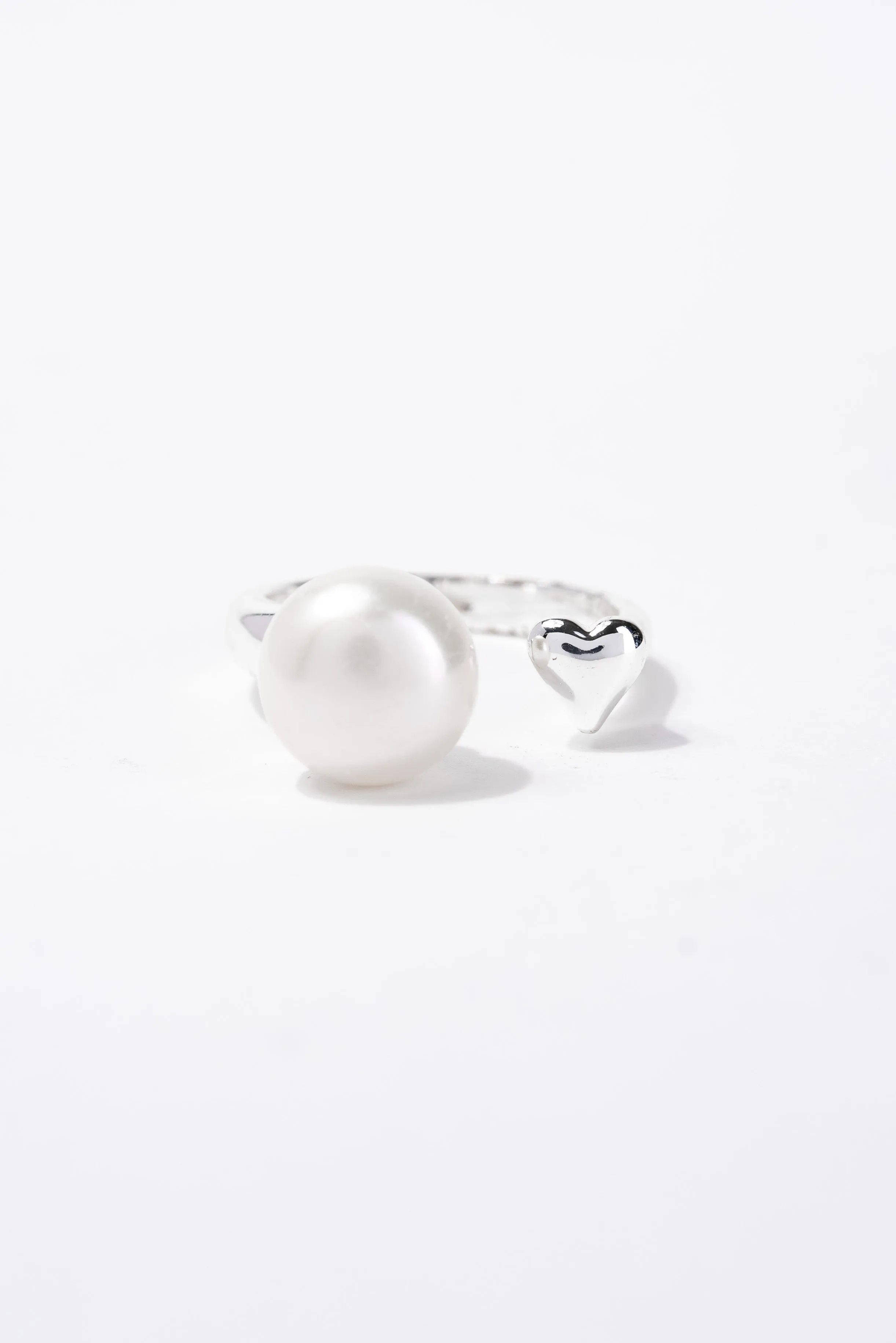 Elizabeth Pearl Heart Cuff Ring