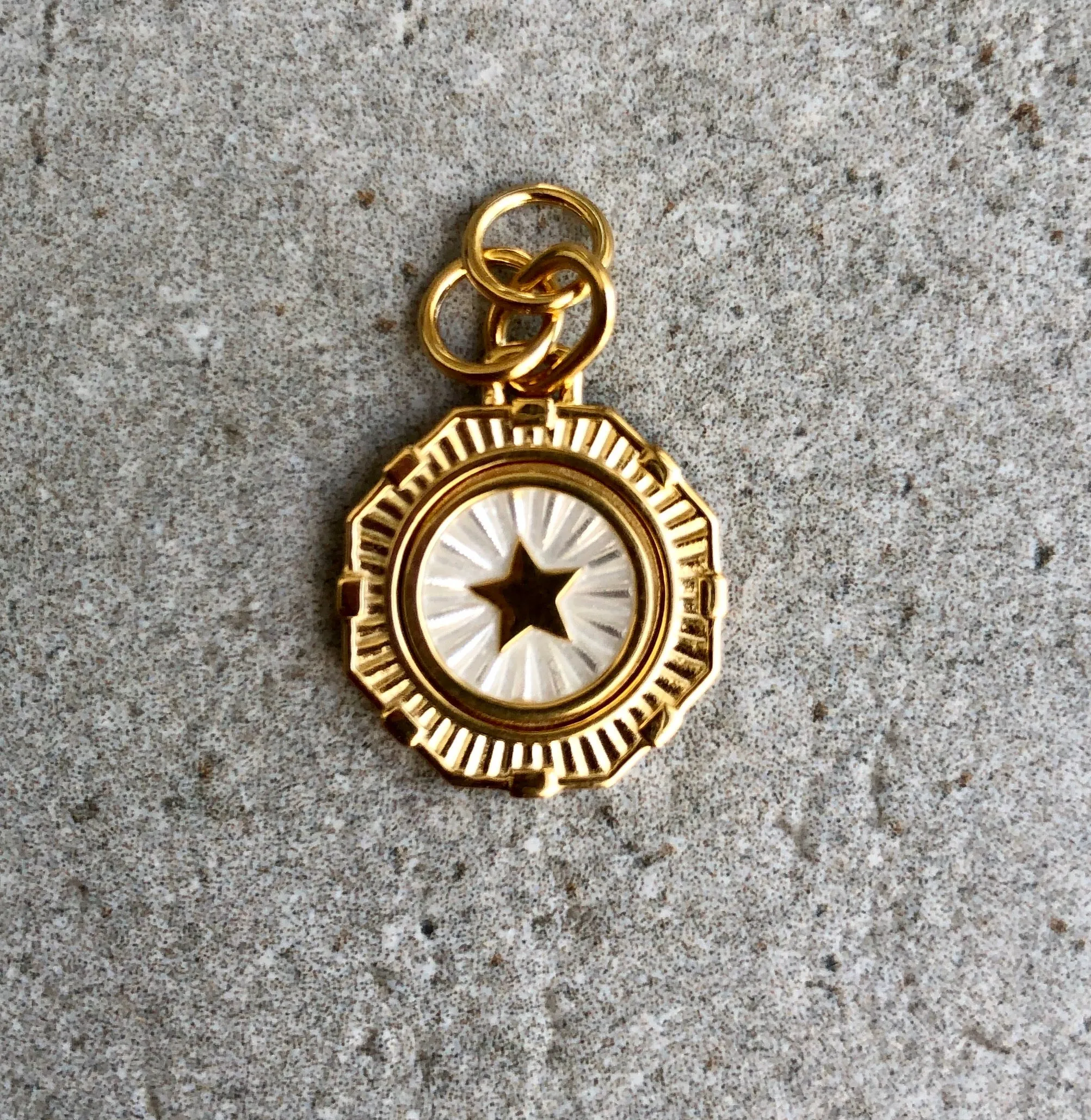 Guidance Coin, Ivory/Gold