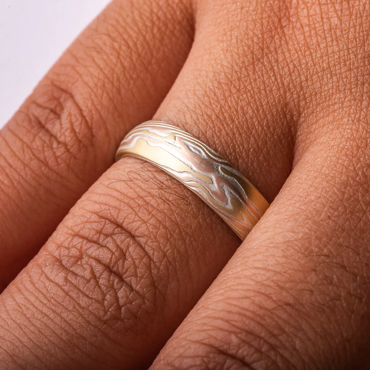 Illuminated 18kt Fire Palette Ring Set in Twist Pattern