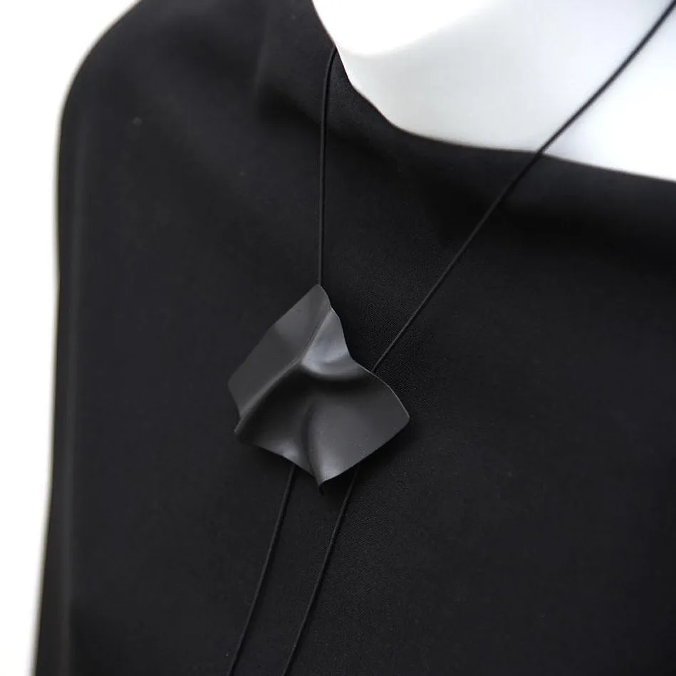 Mobula Lariat Necklace