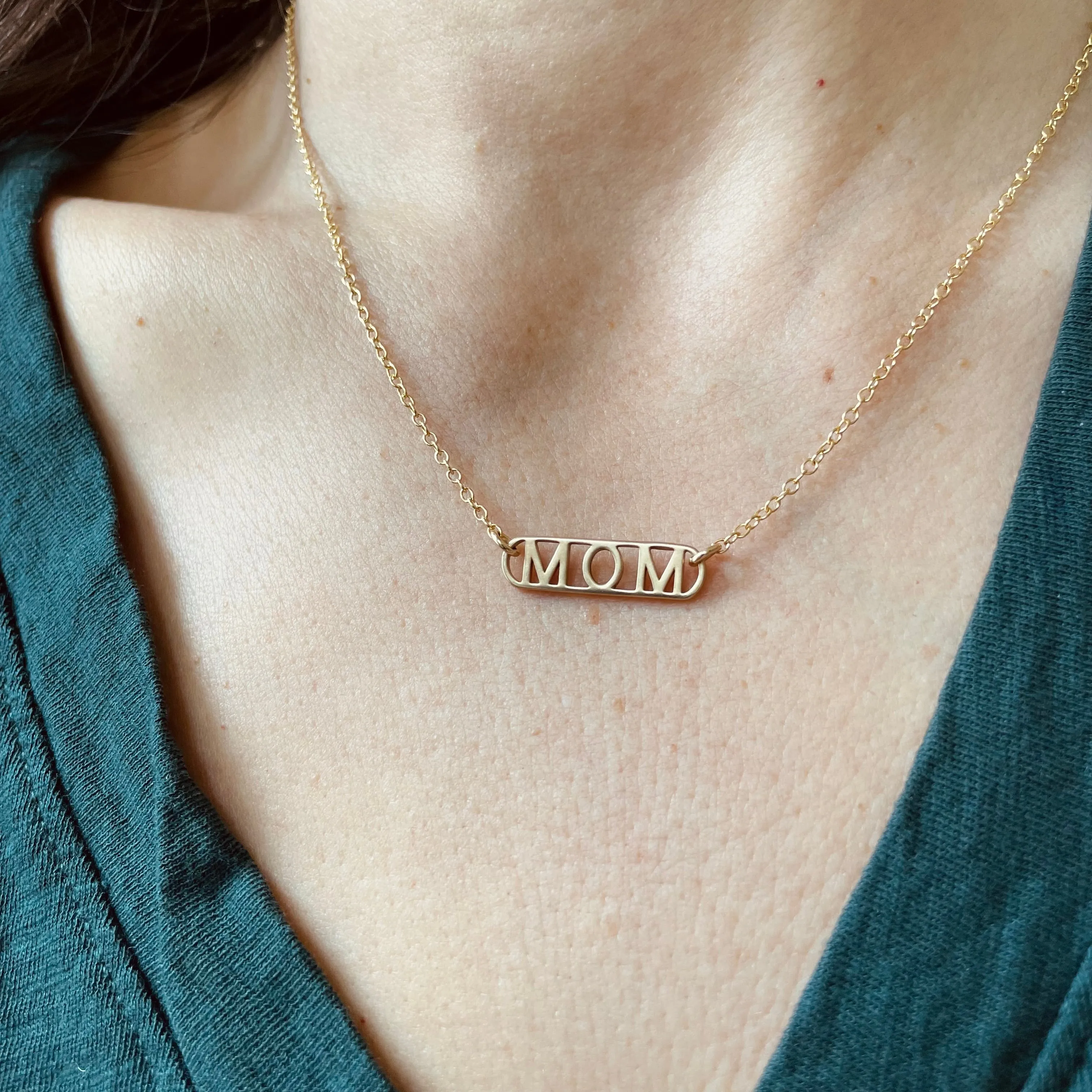 MOM PENDANT