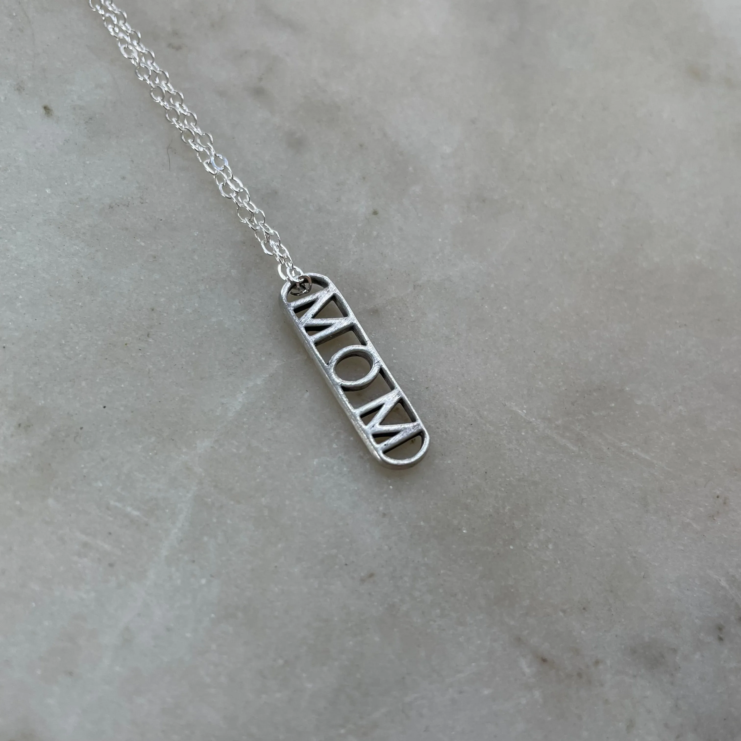 MOM PENDANT