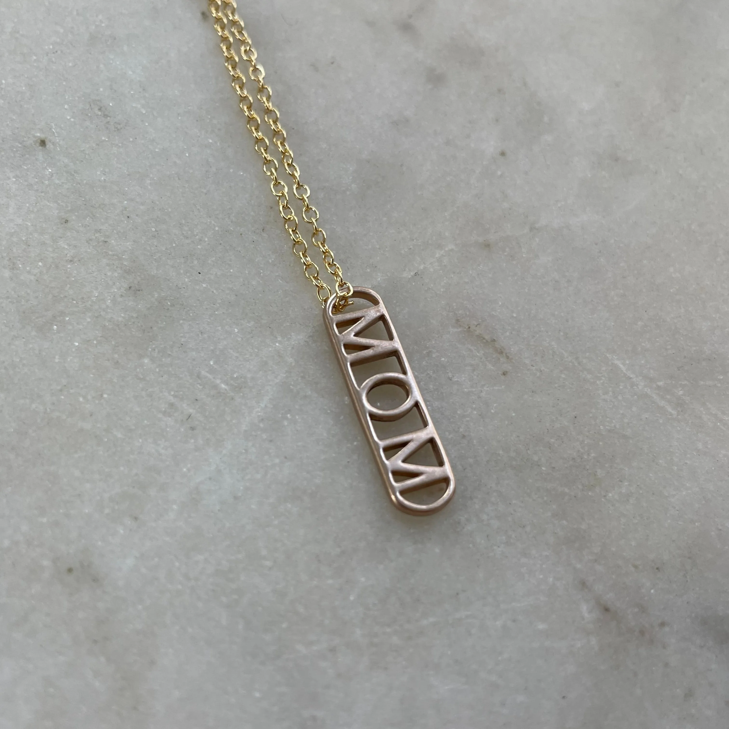 MOM PENDANT