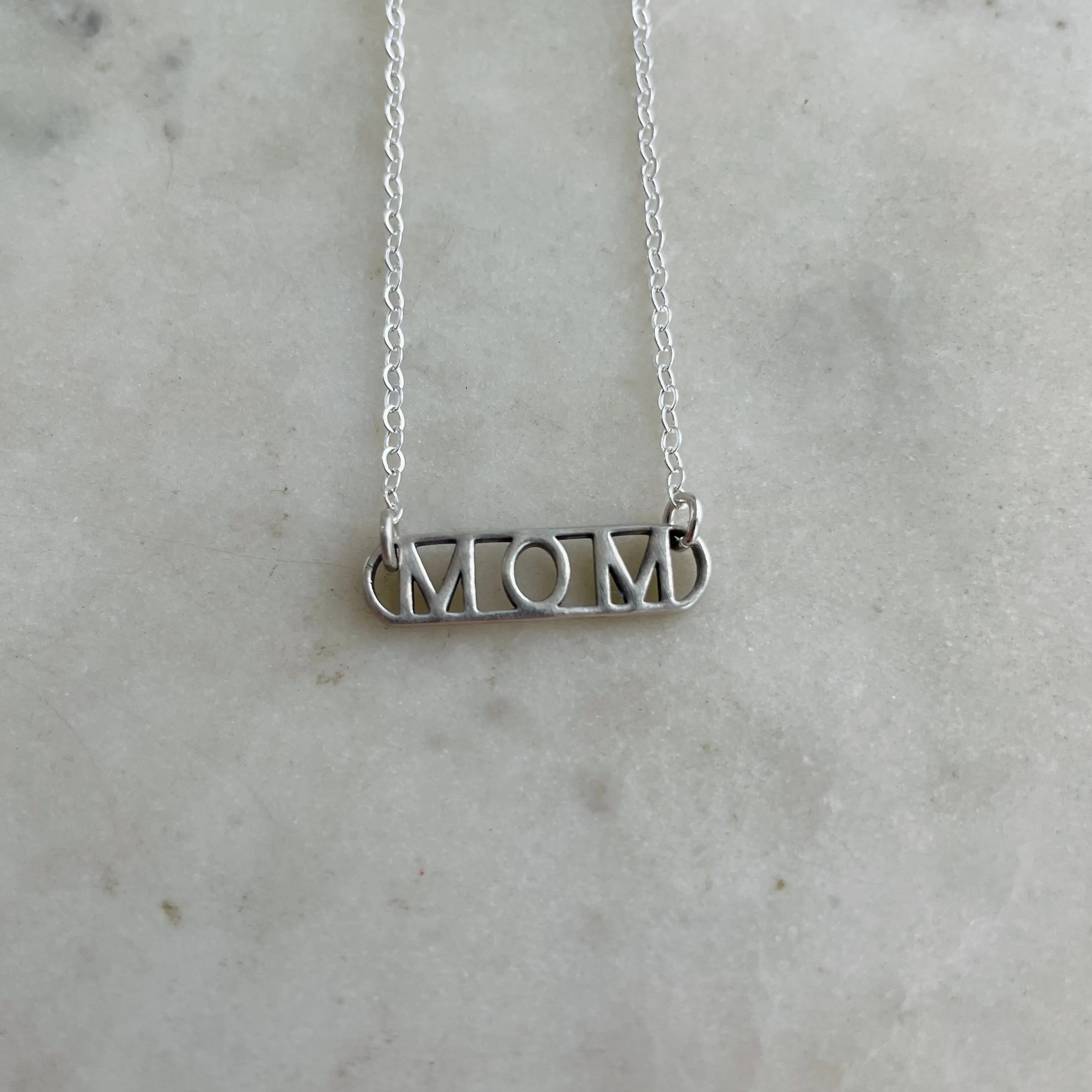 MOM PENDANT