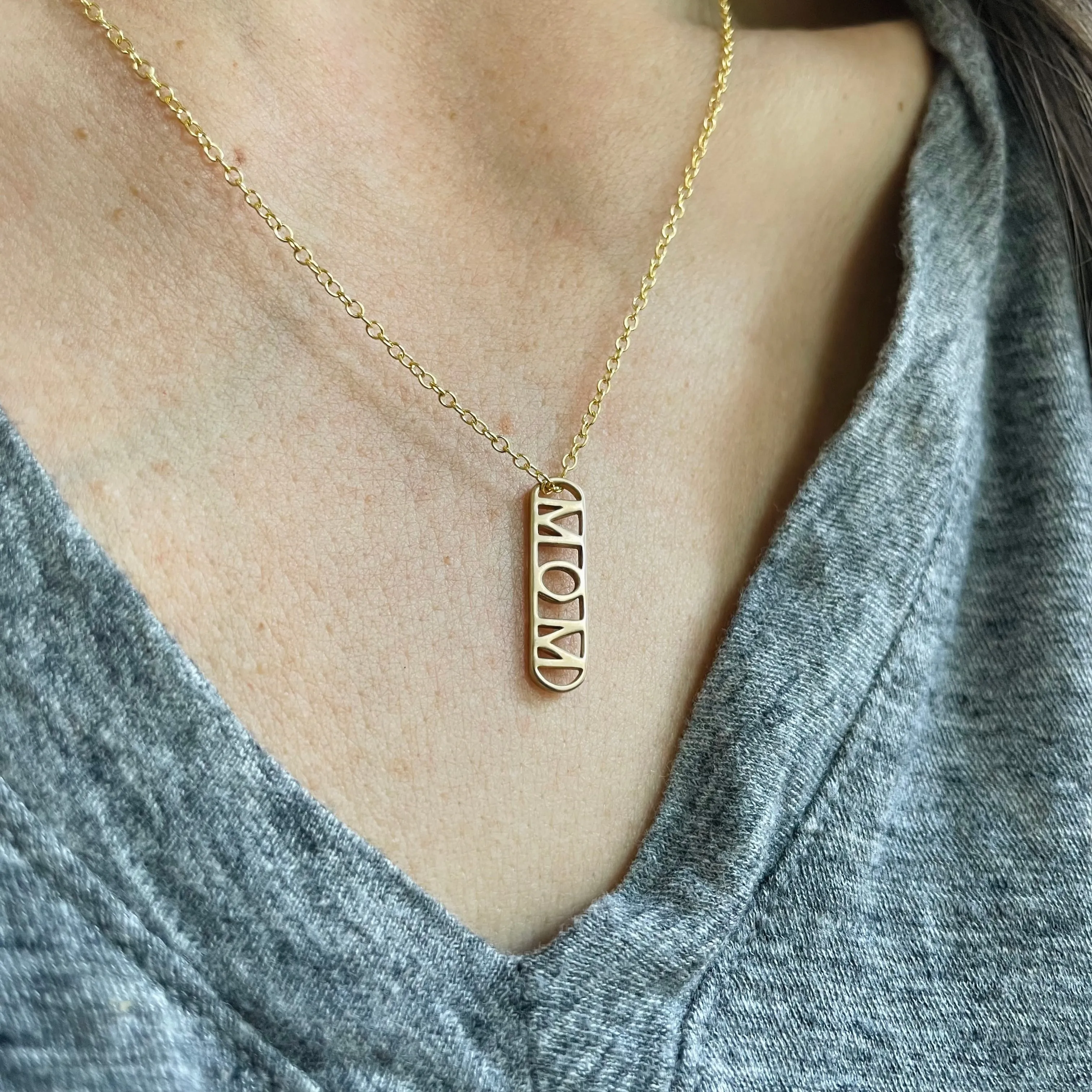 MOM PENDANT