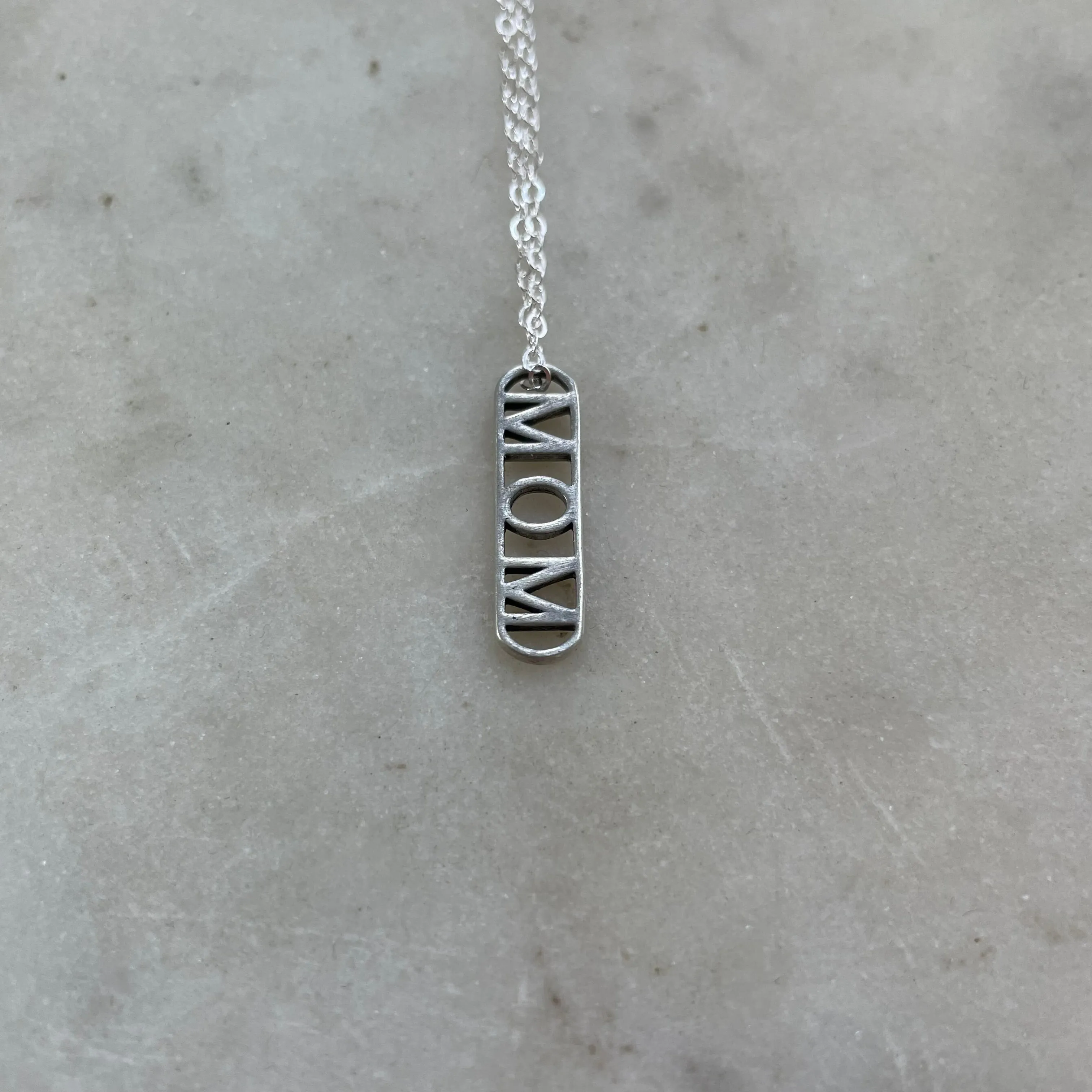 MOM PENDANT