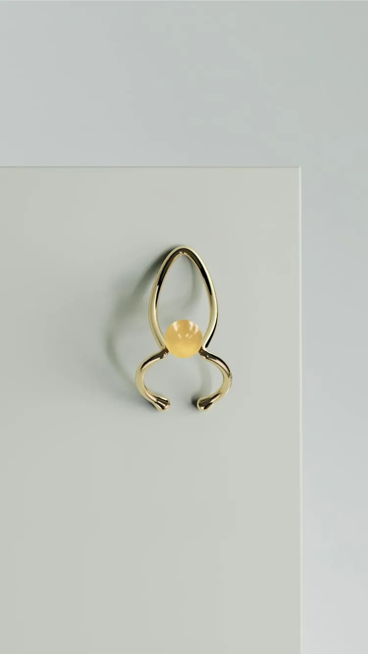 Nail ring with stone in gold