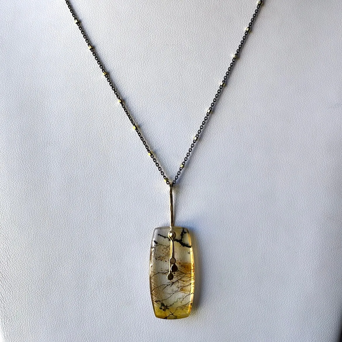 Pendulum dots soft rectangle dendritic quartz necklace