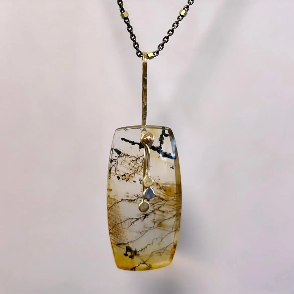 Pendulum dots soft rectangle dendritic quartz necklace