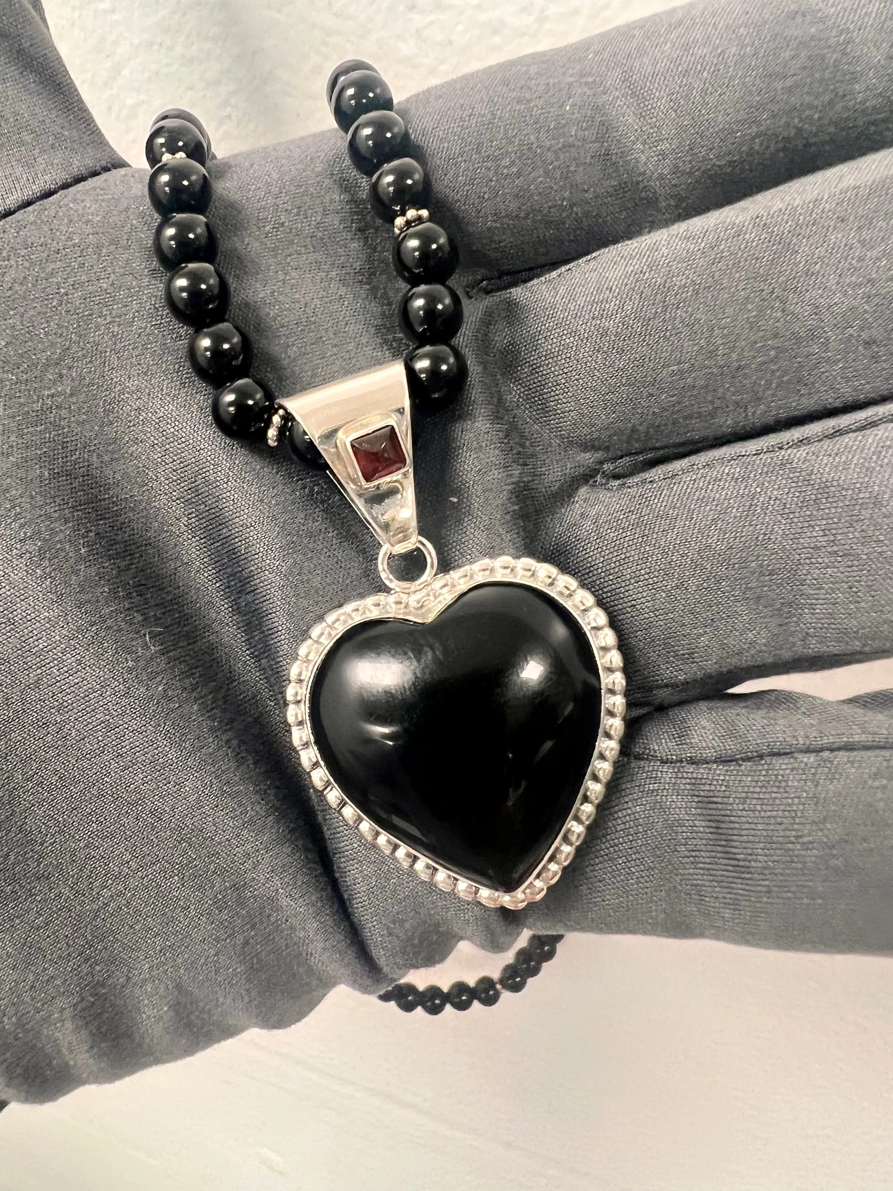 Sterling silver 925 natural onyx fancy heart garnet accent necklace handmade-M6740