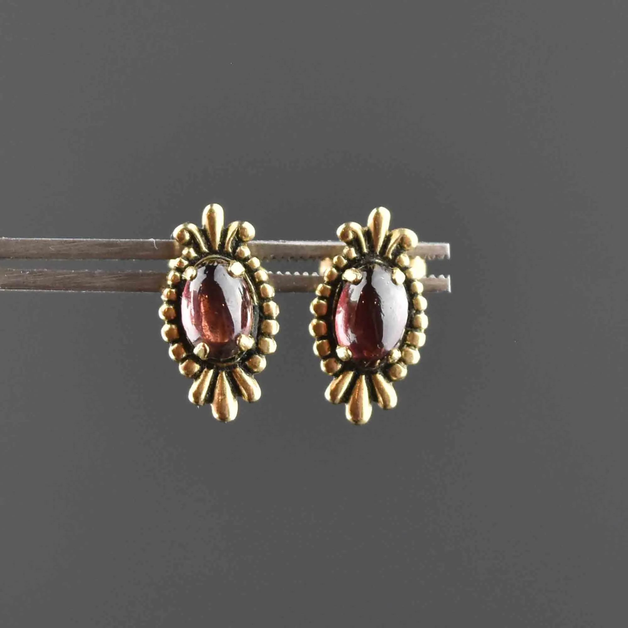 Vintage 14K Gold Garnet Stud Earrings