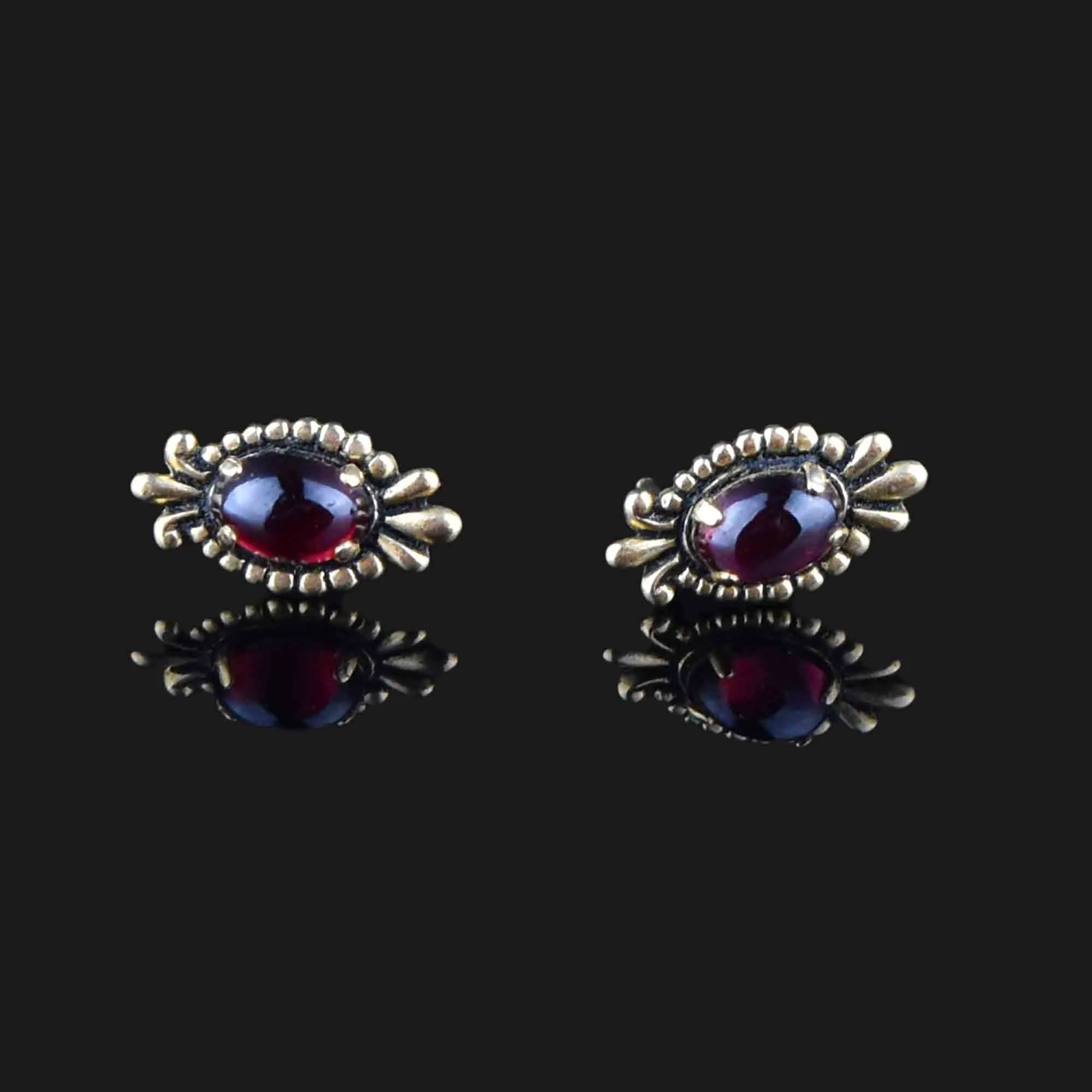 Vintage 14K Gold Garnet Stud Earrings